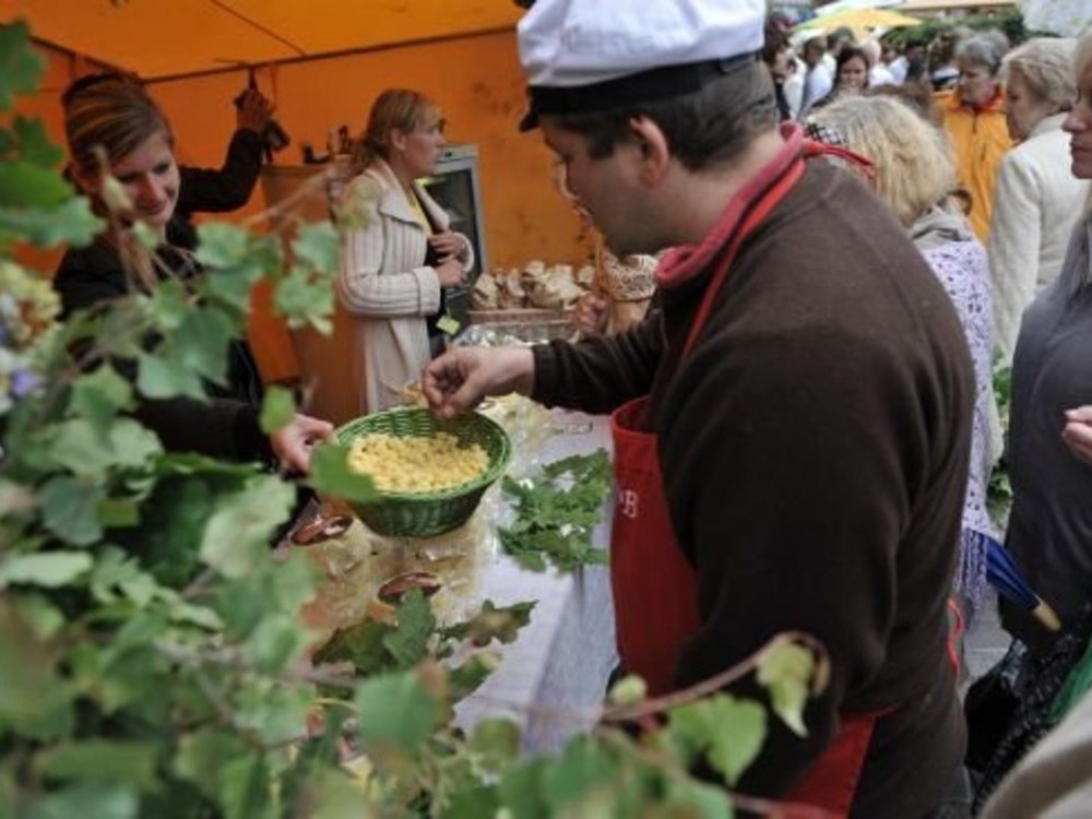 Ligo! market in Old Riga Dome Square