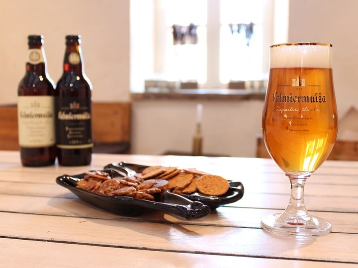 GESCHMACK / LETTLAND / GUTSBIERBRAUEREI "BIER VALMIERMUIŽAS"