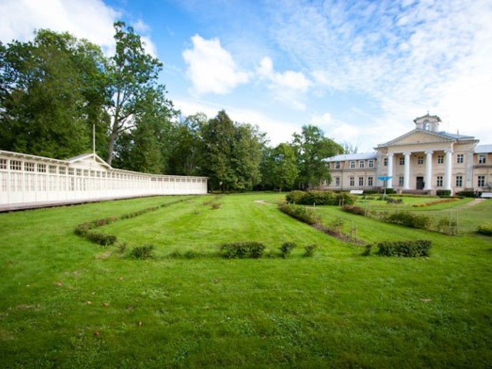 ВКУСОВЫЕ / ЛАТВИЯ / ВКУСНЫЕ ВИНО В СИГУЛДЕ