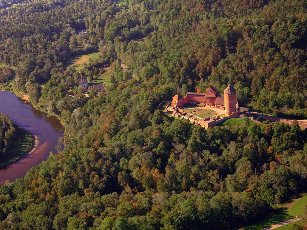 ВКУСОВЫЕ / ЛАТВИЯ / ВКУСНЫЕ ВИНО В СИГУЛДЕ